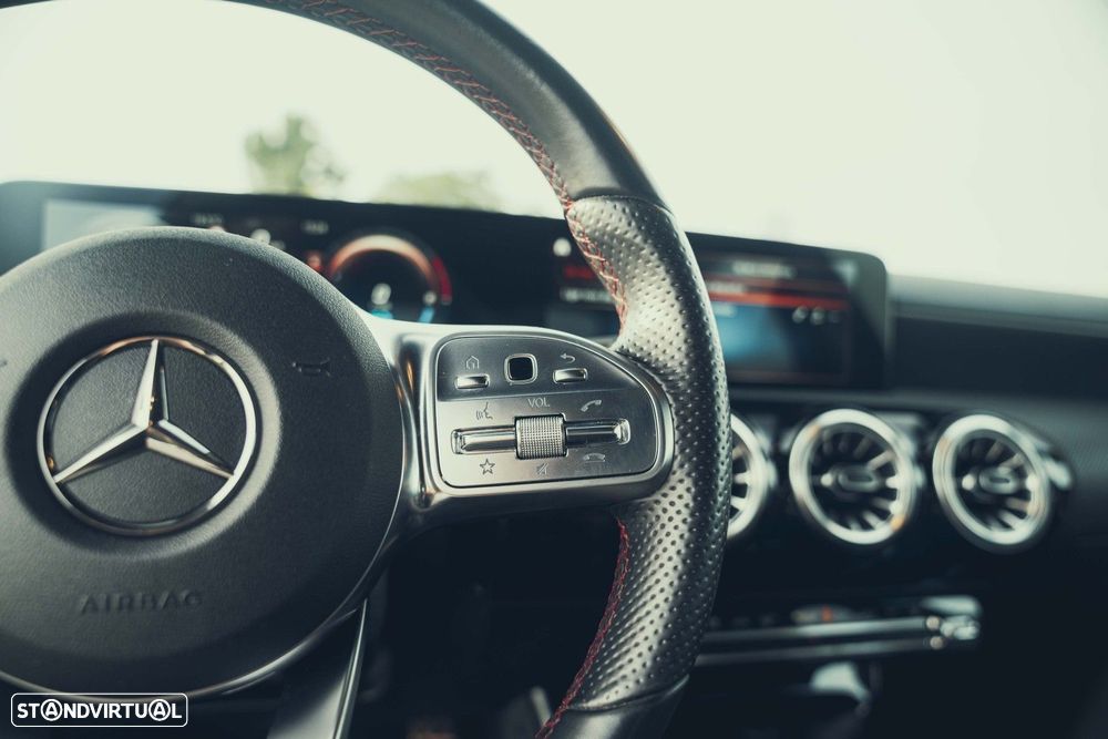 Mercedes-Benz A 250 Limousine e AMG Line - 15