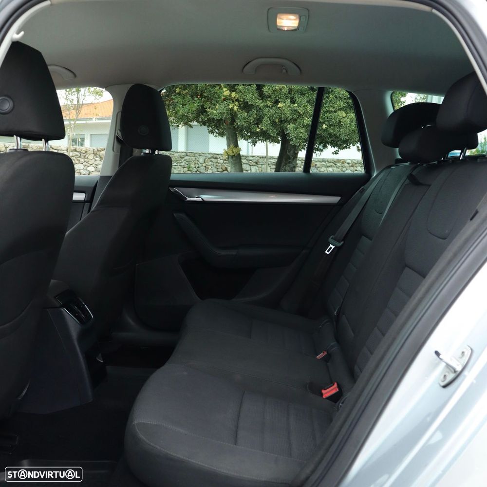 Skoda Octavia Break 1.6 TDi Sportline - 27