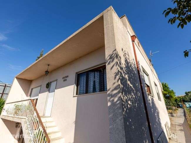 Moradia Individual T4 com Terreno de 900 m² em Lago, Amares - Grande imagem: 4/16