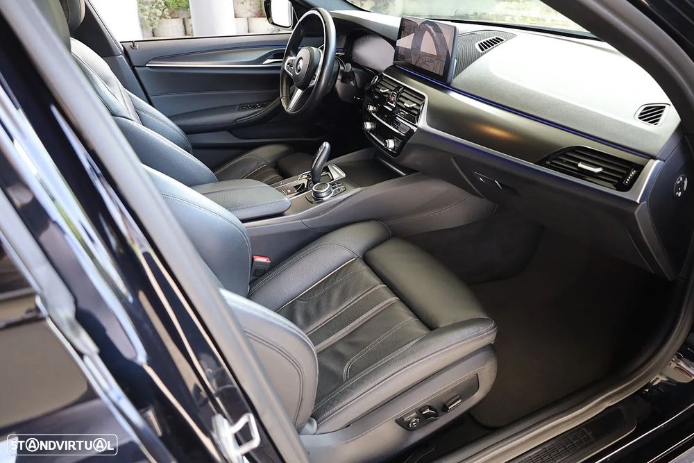 BMW 520 d Pack Desportivo M Auto - 56