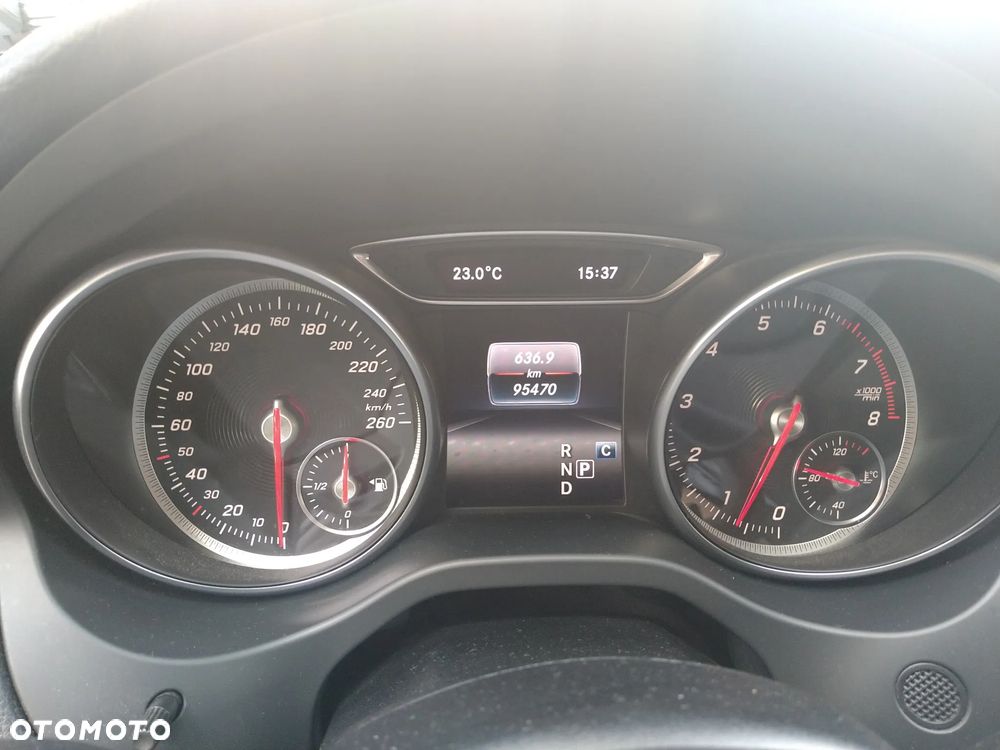 Mercedes-Benz CLA 180 AMG Line 7G-DCT - 15