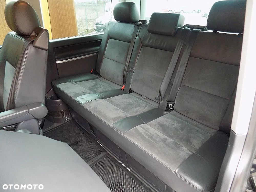 Volkswagen Multivan - 7