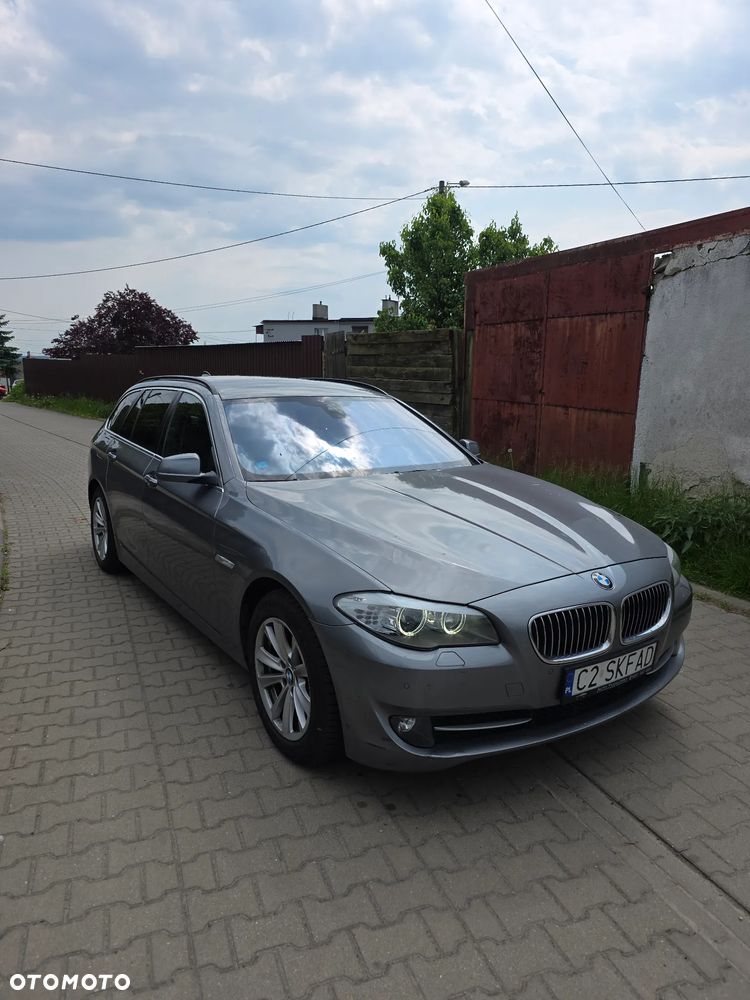 BMW Seria 5 520i - 6