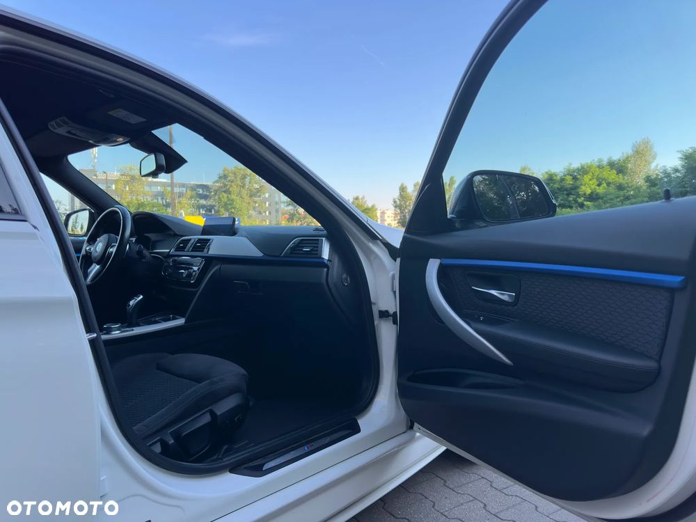BMW Seria 3 330i xDrive M Sport Sport - 14