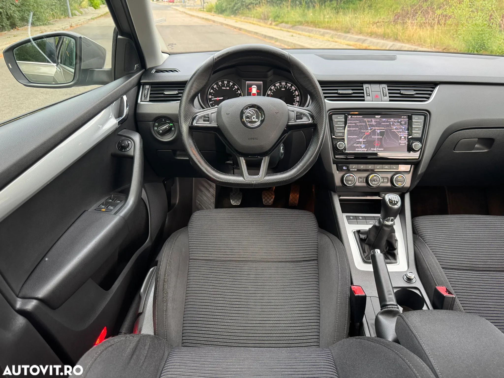 Skoda Octavia 1.6 TDI ELEGANCE - 6