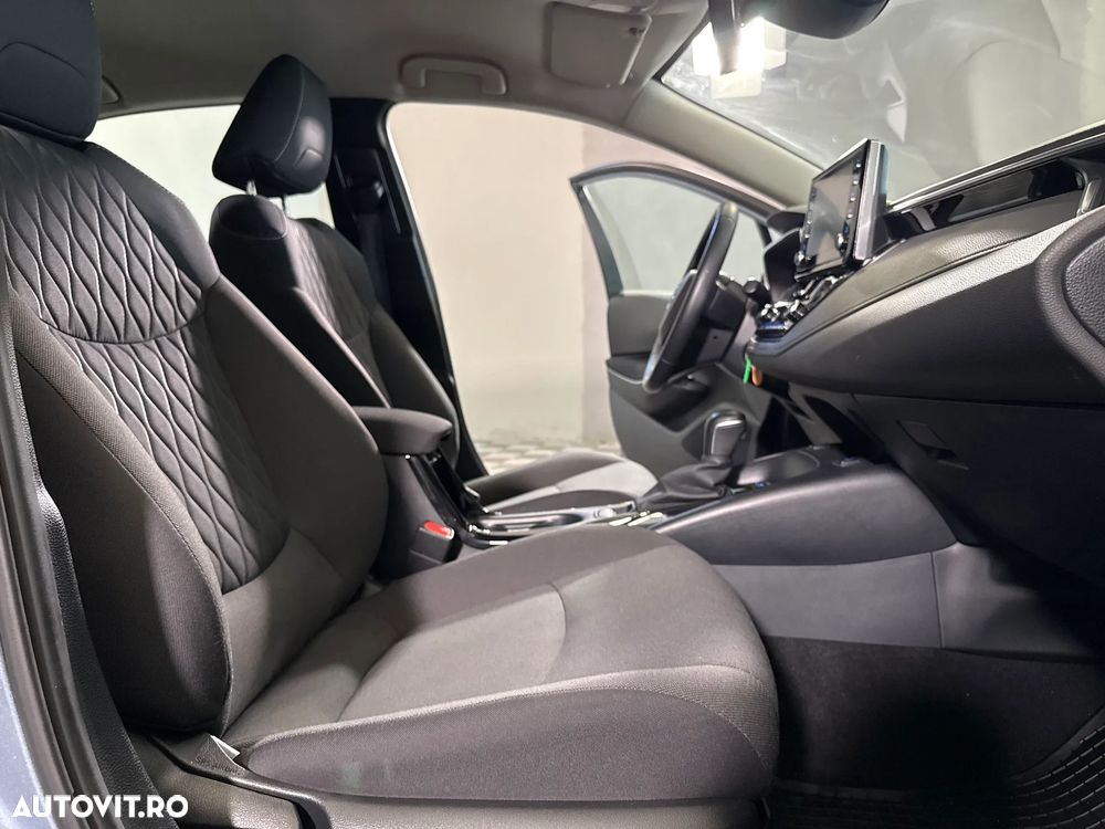 Toyota Corolla - 12