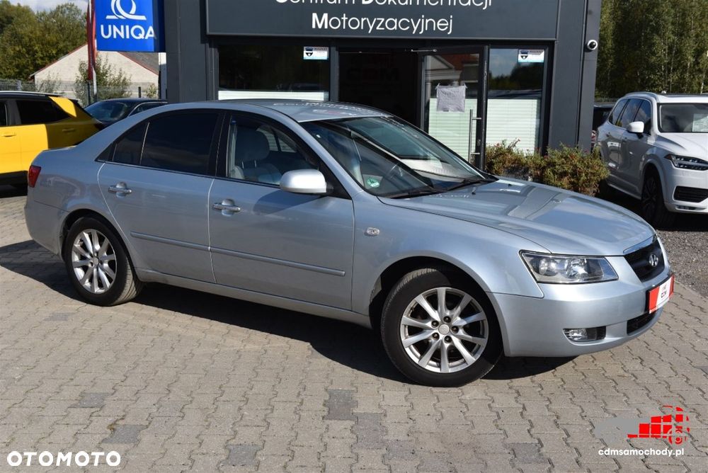 Hyundai Sonata - 4