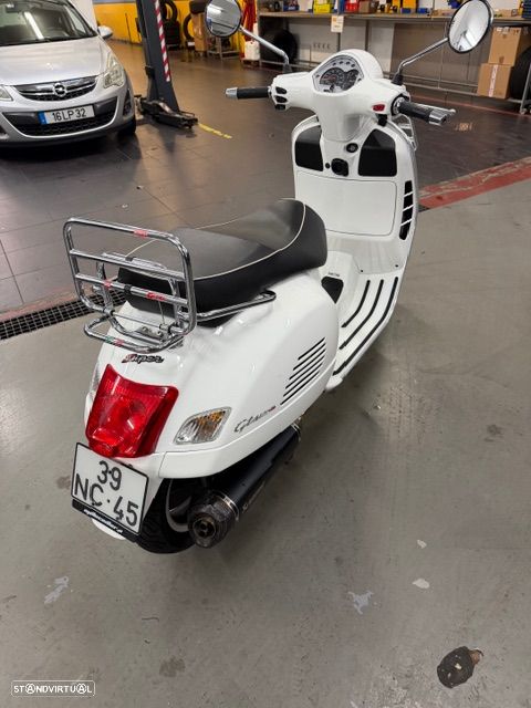 Piaggio Vespa GTS 125 Super i.e. - 4