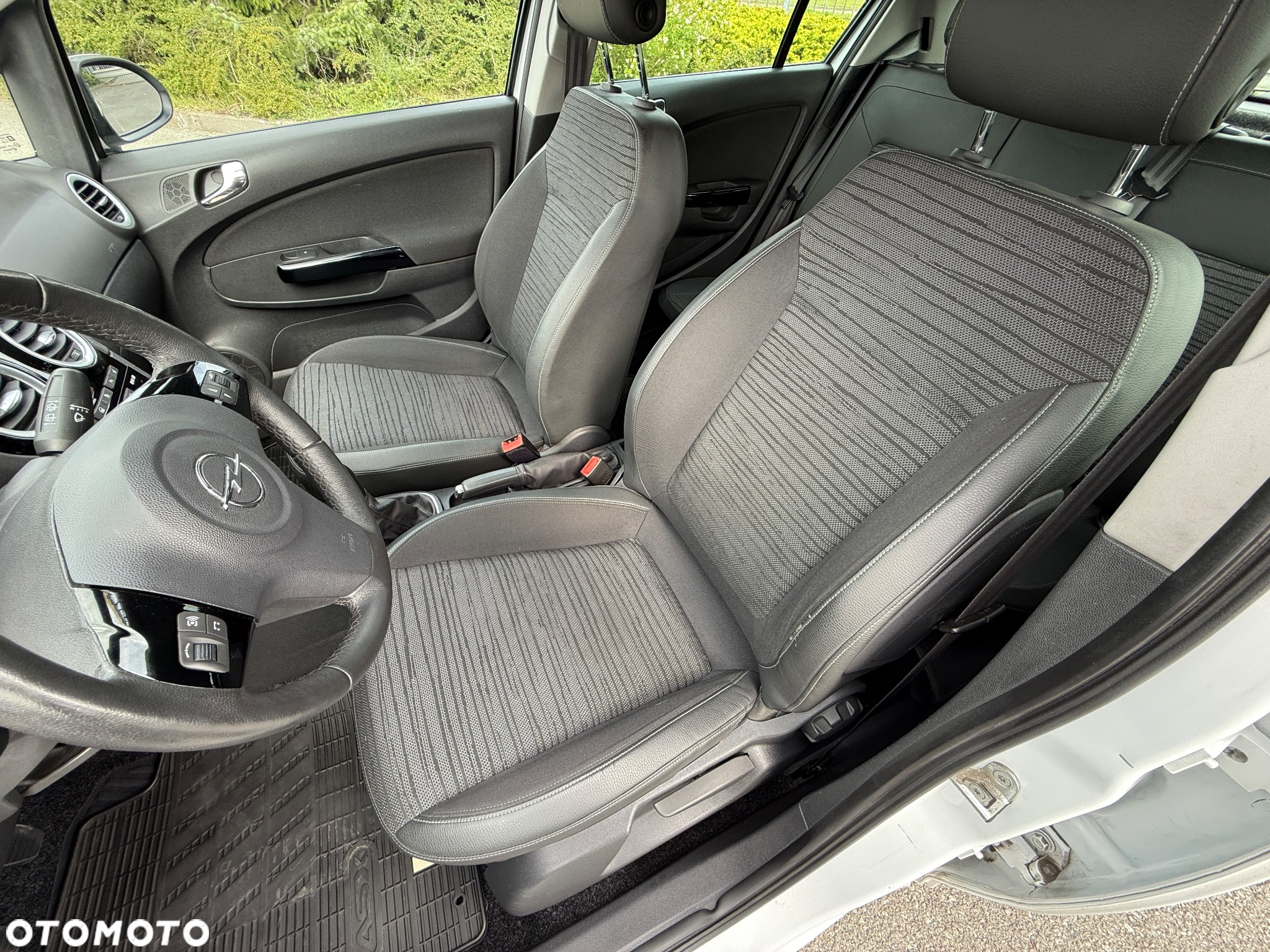 Opel Corsa 1.4 16V Active - 14
