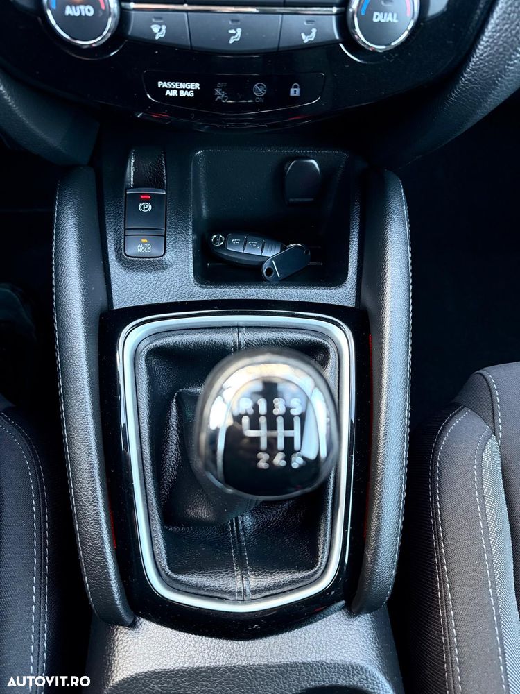 Nissan Qashqai 1.5 DCI N-Connecta - 32