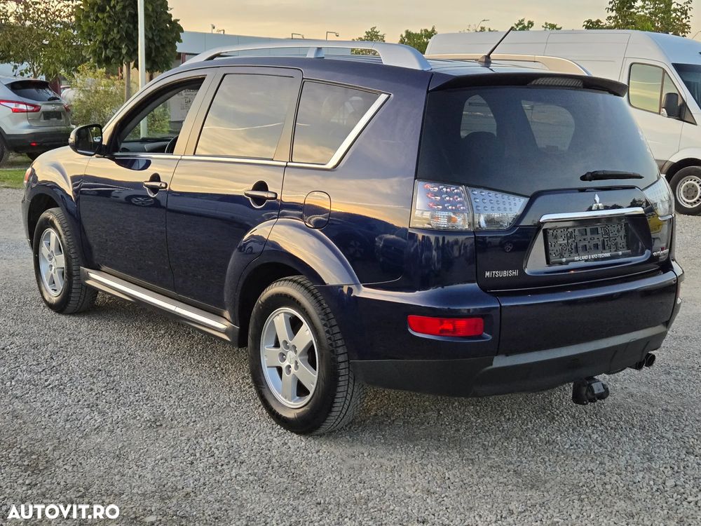 Mitsubishi Outlander 2.0 DI-D 4WD Intense - 3