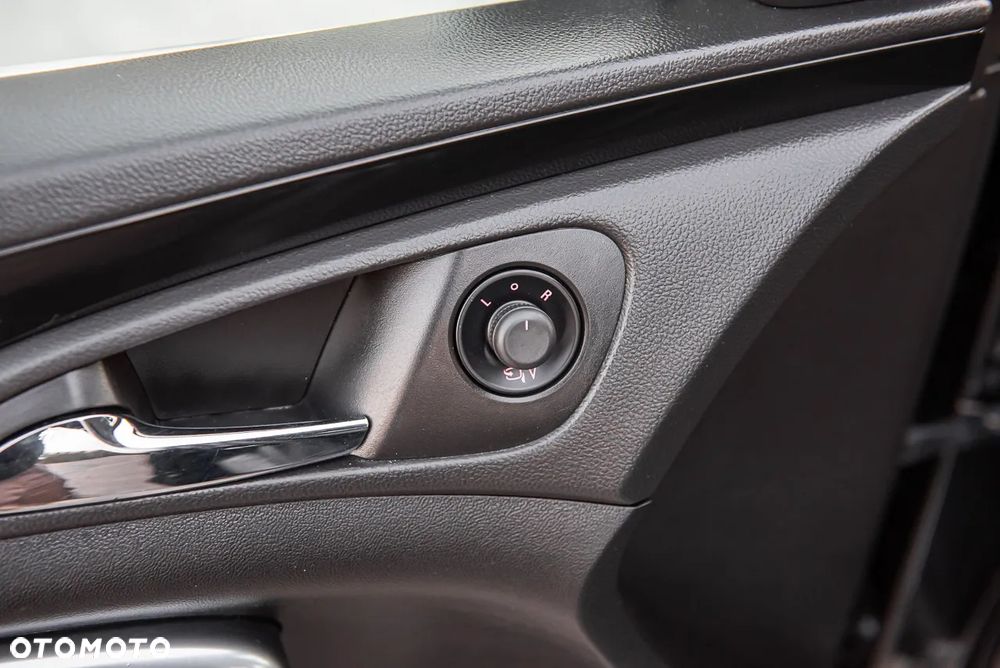 Opel Insignia - 17