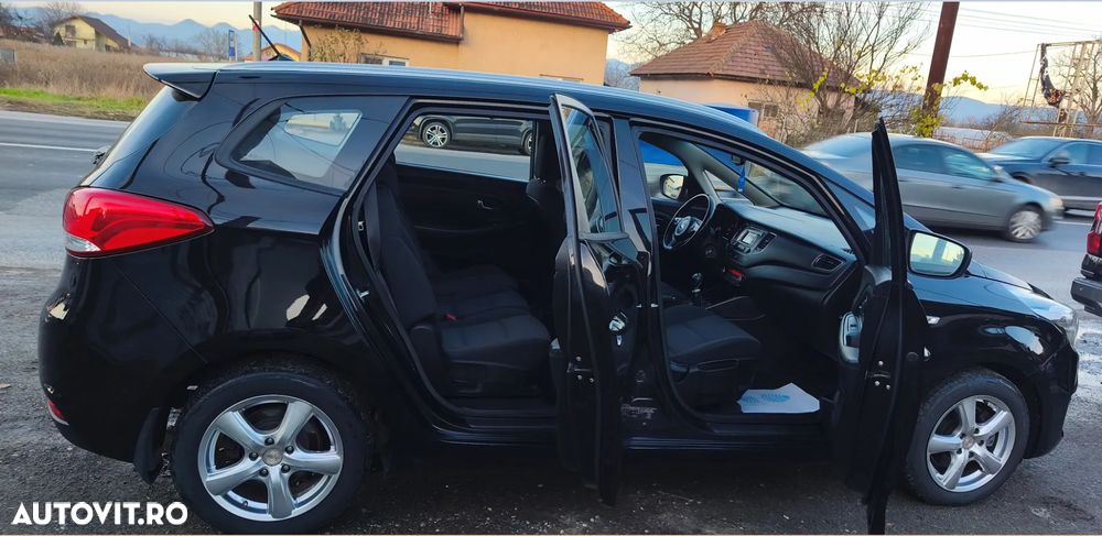 Kia Carens 1.7 CRDi 115 Dream Team Edition - 12