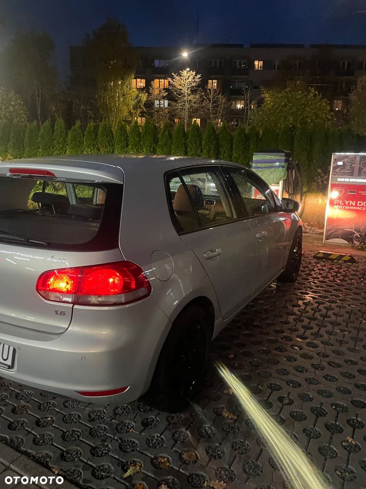 Volkswagen Golf VI 1.6 Comfortline - 11