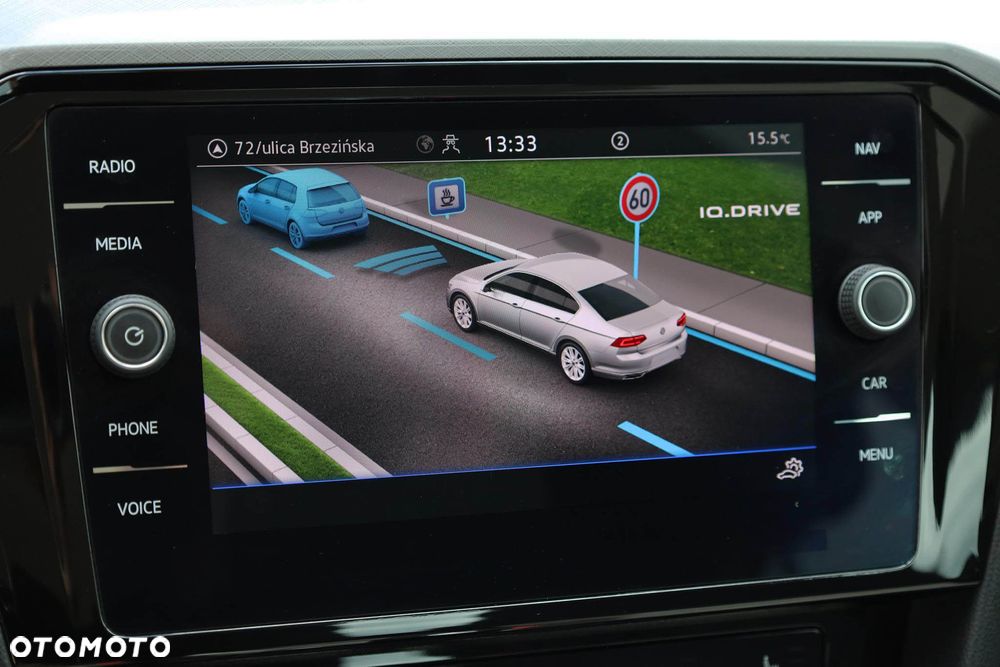 Volkswagen Passat 2.0 TSI Business DSG - 25