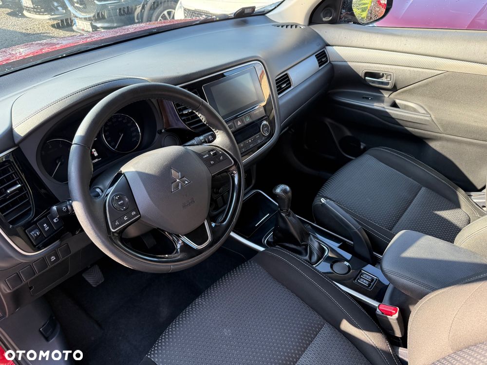 Mitsubishi Outlander 2.0 2WD Diamant - 11