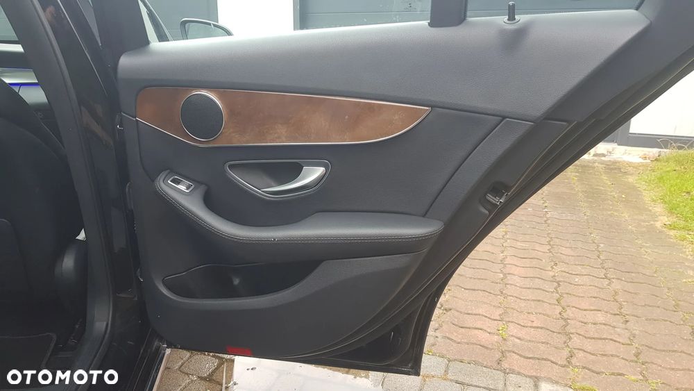 Mercedes-Benz Klasa C 300 7G-TRONIC Avantgarde - 20