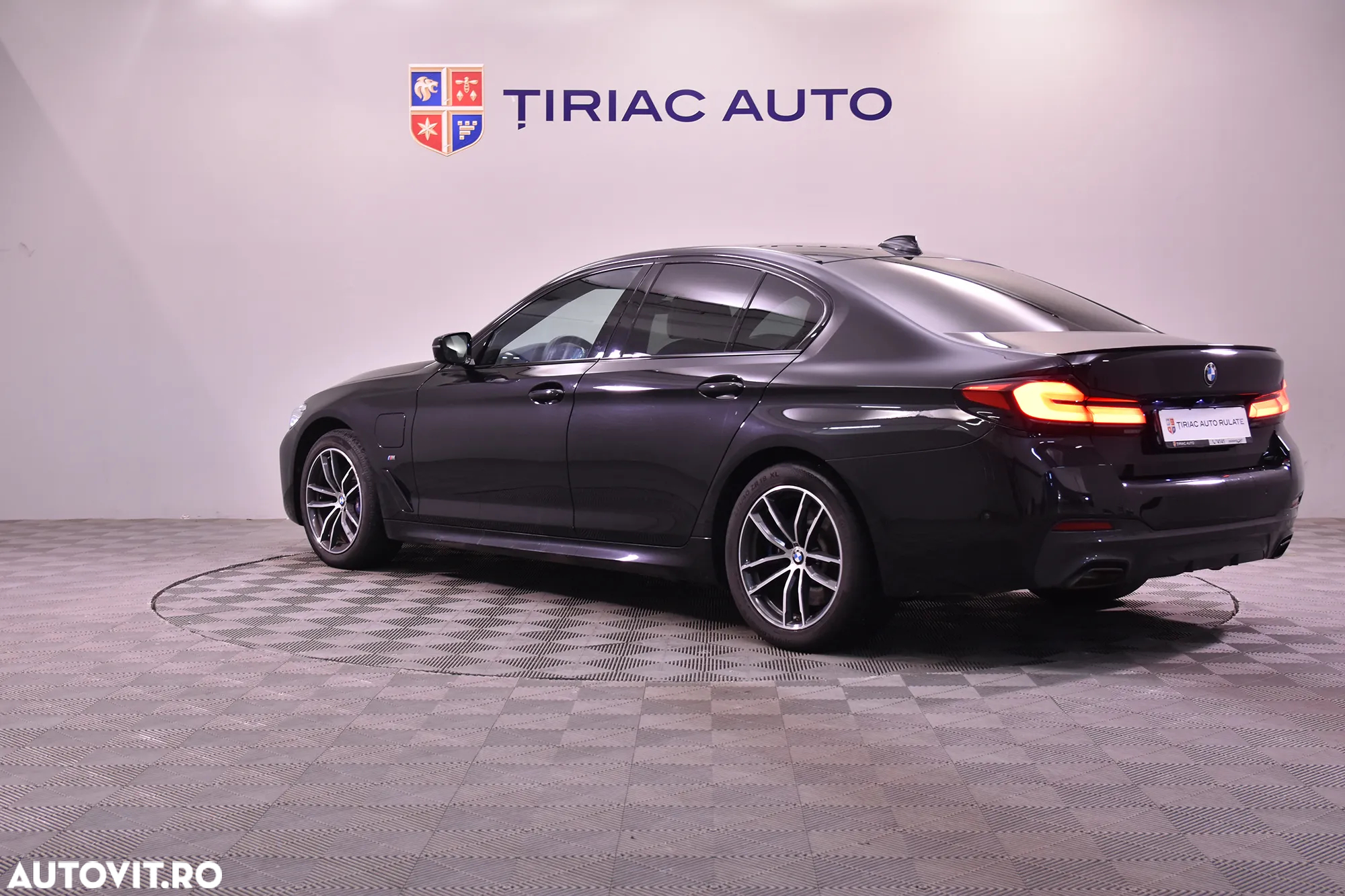 BMW Seria 5 530e xDrive AT PHEV - 3