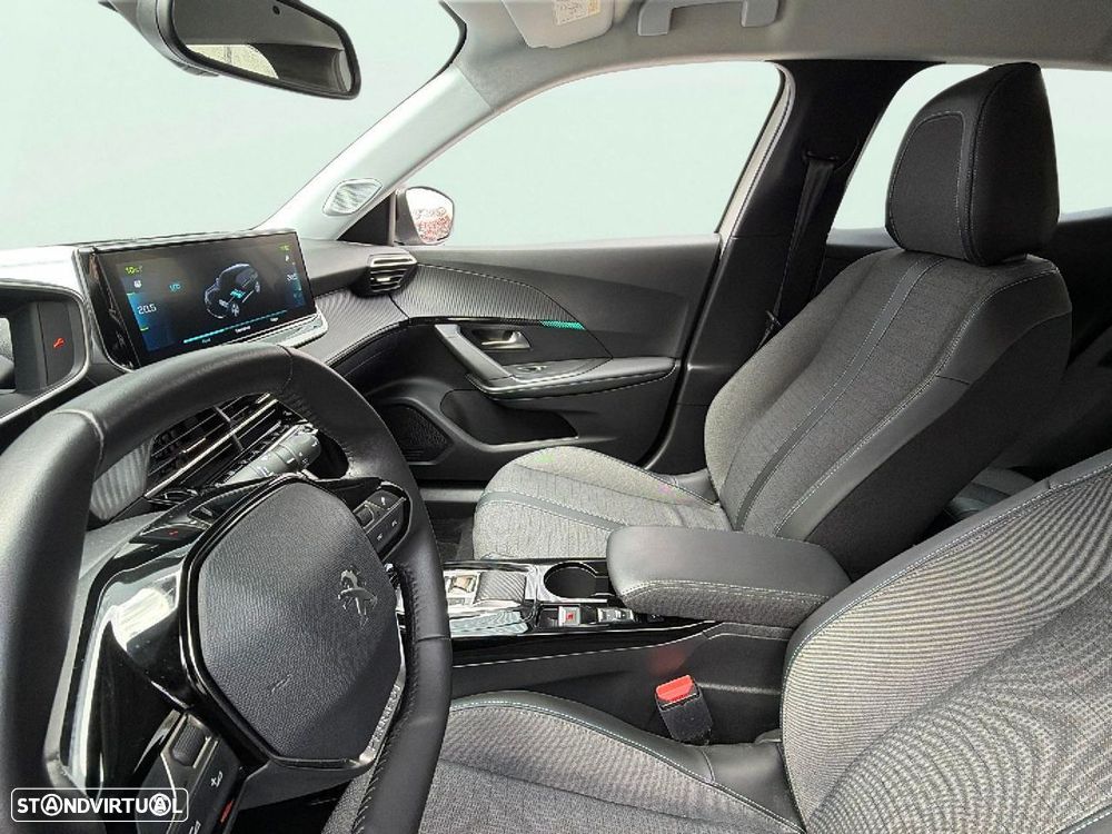 Peugeot e-2008 - 12