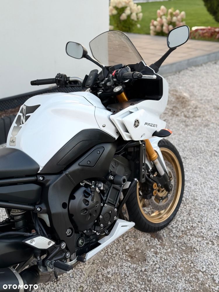 Yamaha FZ8 - 10