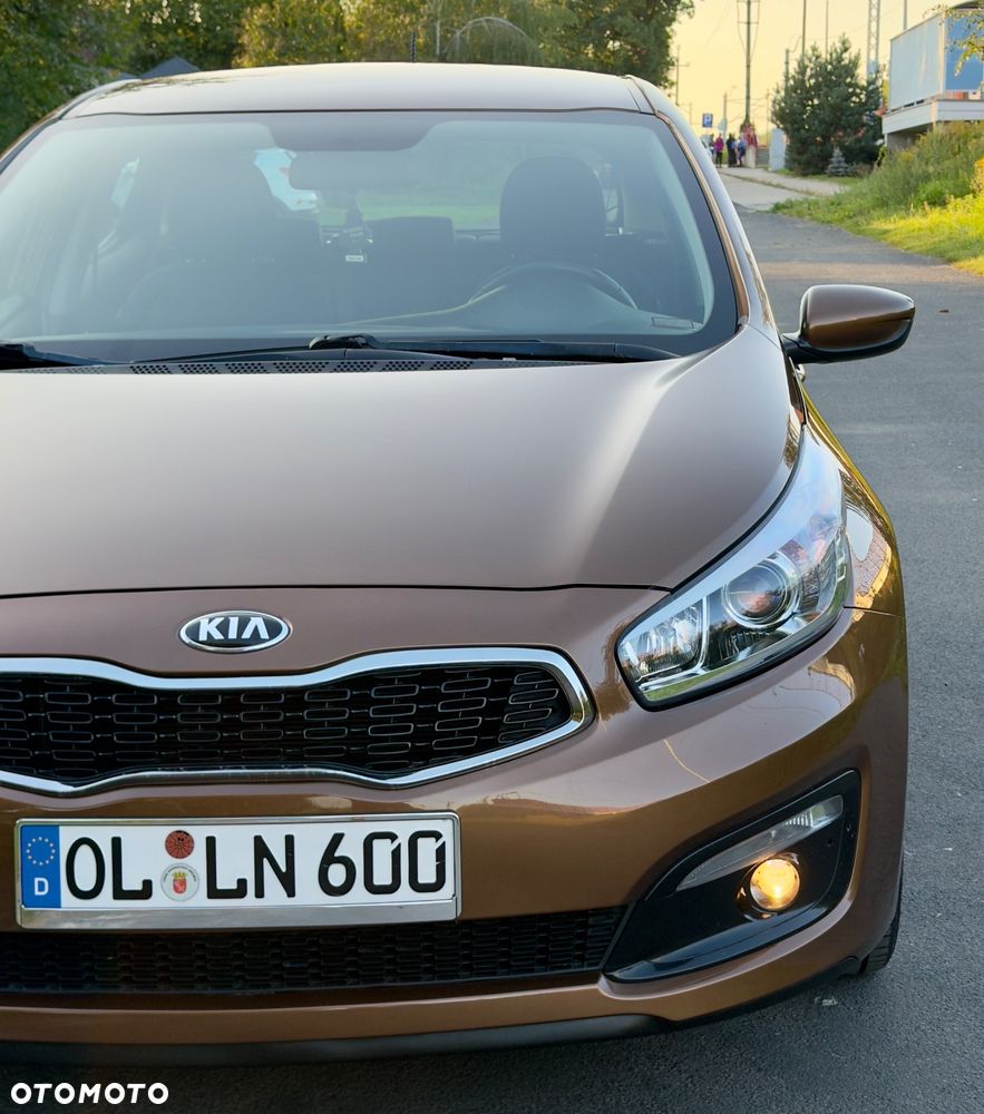Kia Ceed 1.4 CVVT ISG Dream-Team Edition - 24