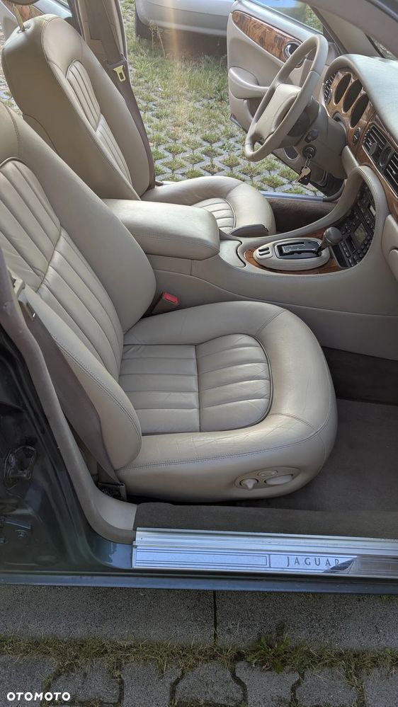 Jaguar XJ 3.2 Executive - 12