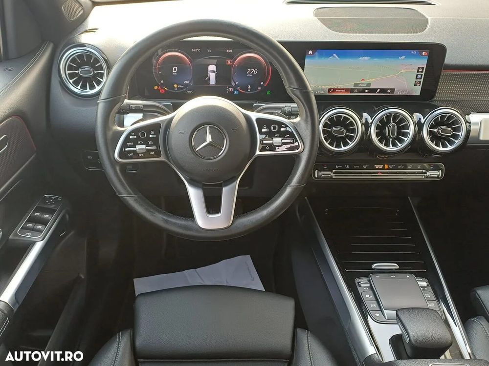 Mercedes-Benz GLB - 13