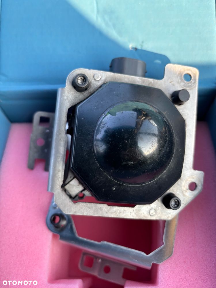 Audi A4 A5 B9 R radar czujnik ACC prawy 8W0907541F - 1