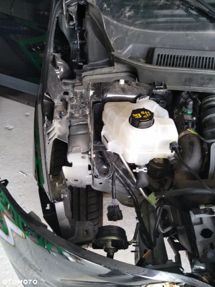 Ford Transit Courier - 16