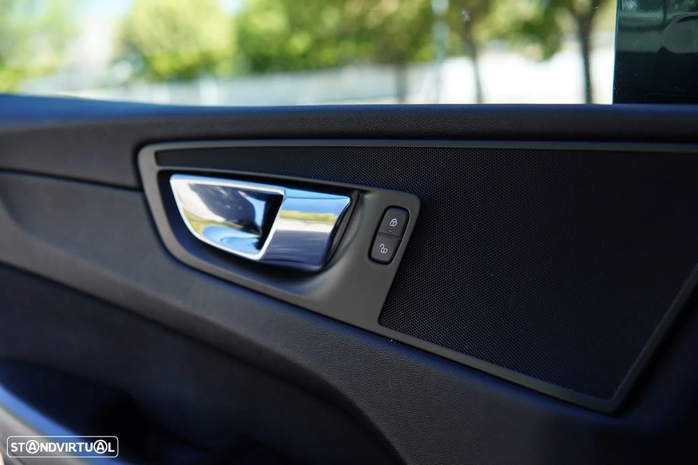 Volvo XC 60 2.0 T8 PHEV Momentum Plus AWD - 49