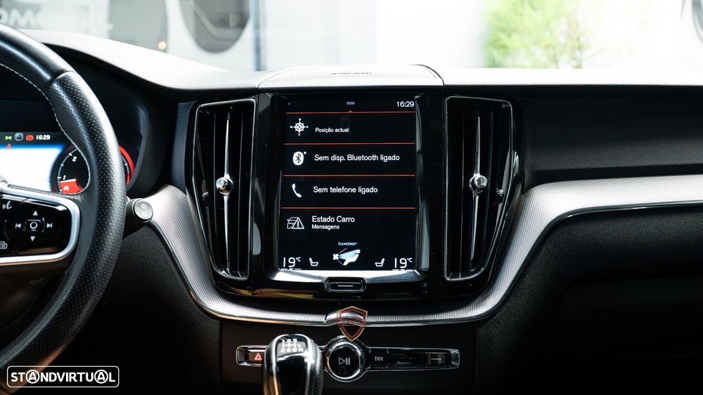 Volvo XC 60 D4 AWD RDesign - 36