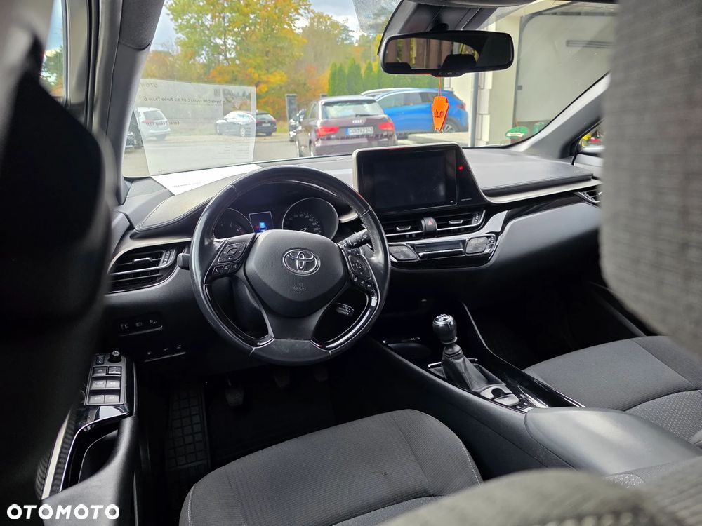 Toyota C-HR 1.2 Turbo Team Deutschland - 17