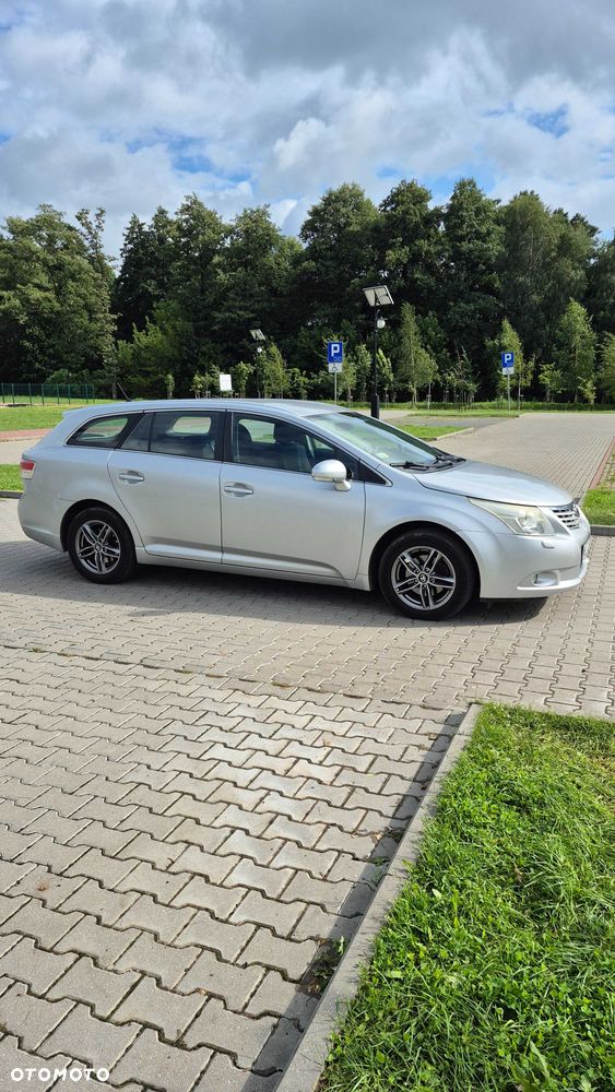 Toyota Avensis - 8