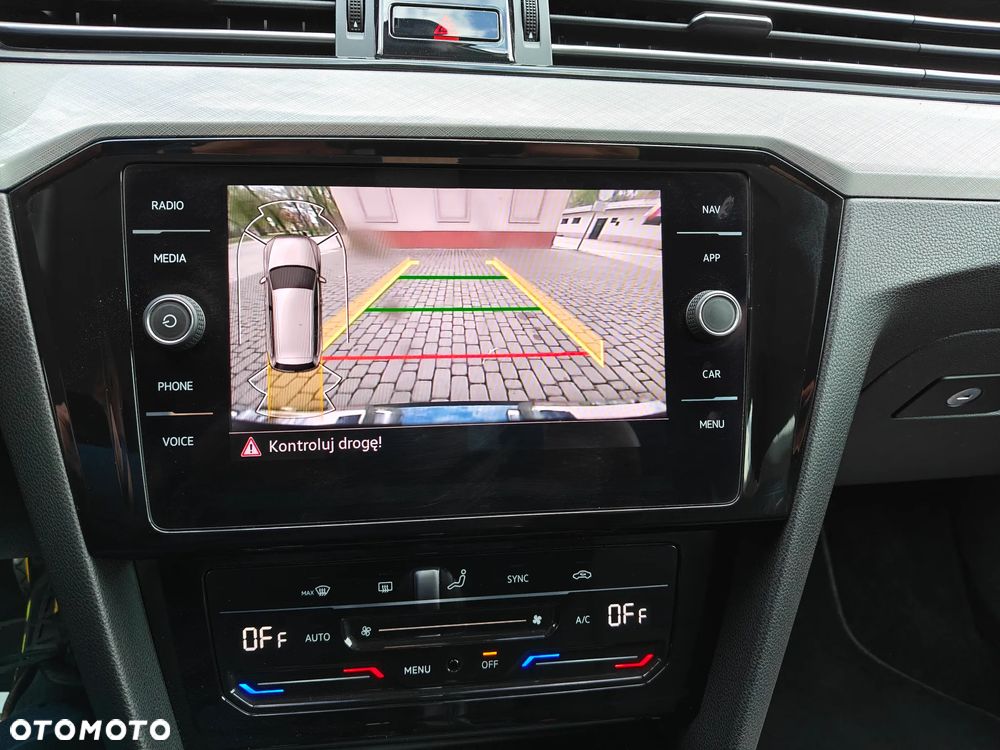 Volkswagen Passat 2.0 TDI SCR Comfortline DSG - 2