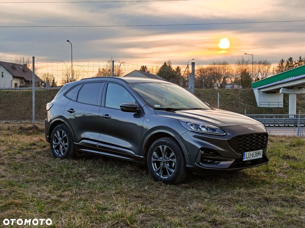 Ford Kuga - 1