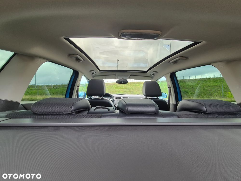 Ford Kuga 2.0 TDCi 2x4 Titanium - 24