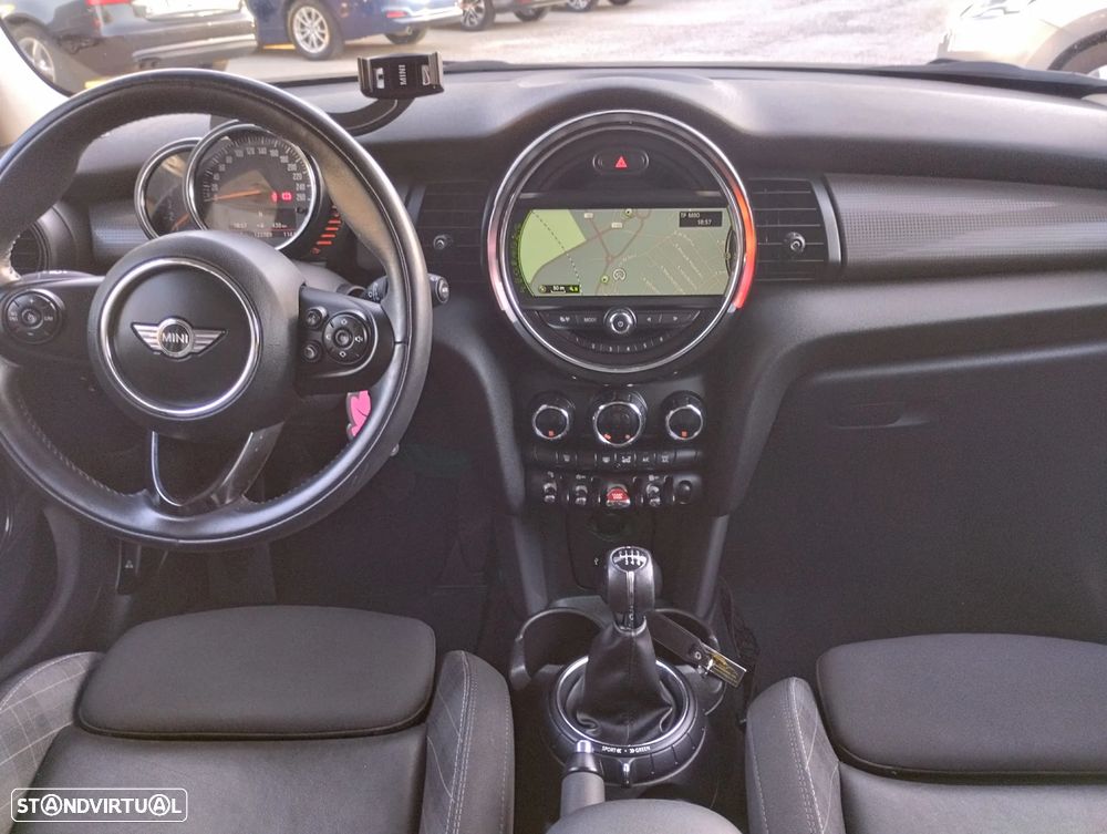MINI 5 Portas Cooper D - 13