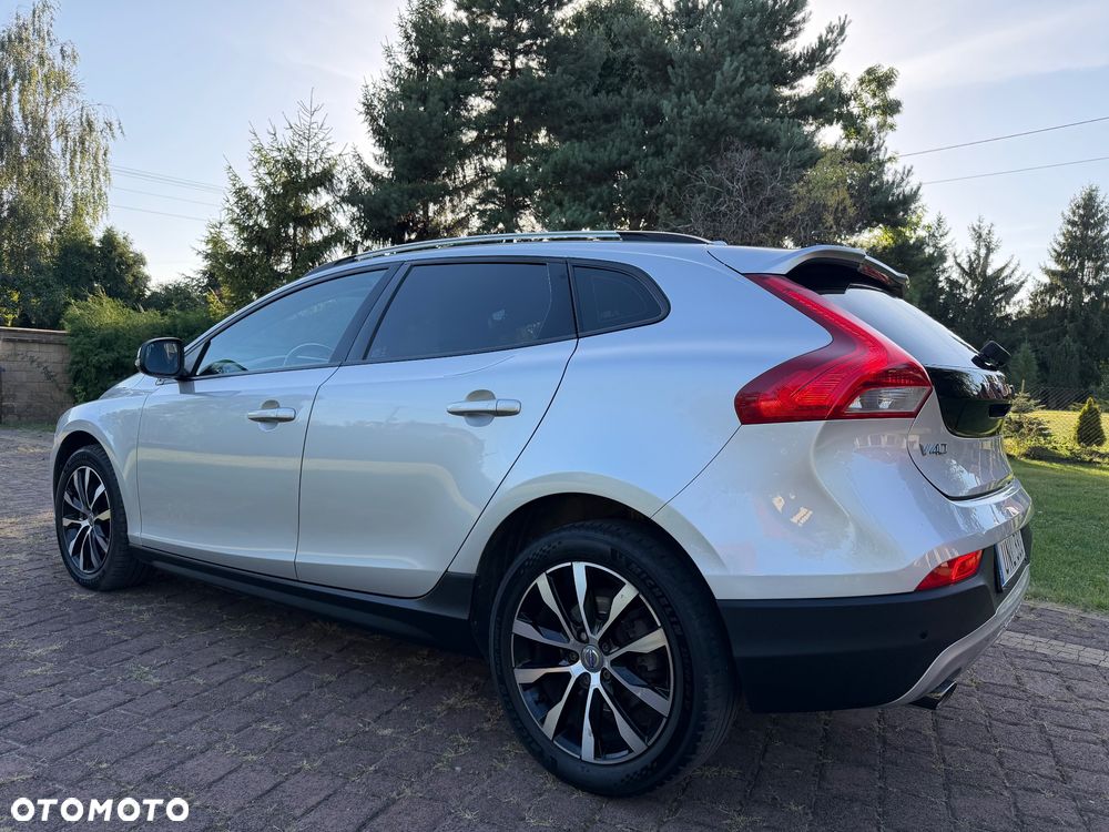 Volvo V40 Cross Country T3 Drive-E Dynamic Edition - 9