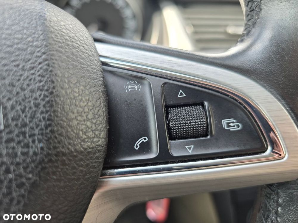 Skoda RAPID 1.2 TSI Ambition - 30