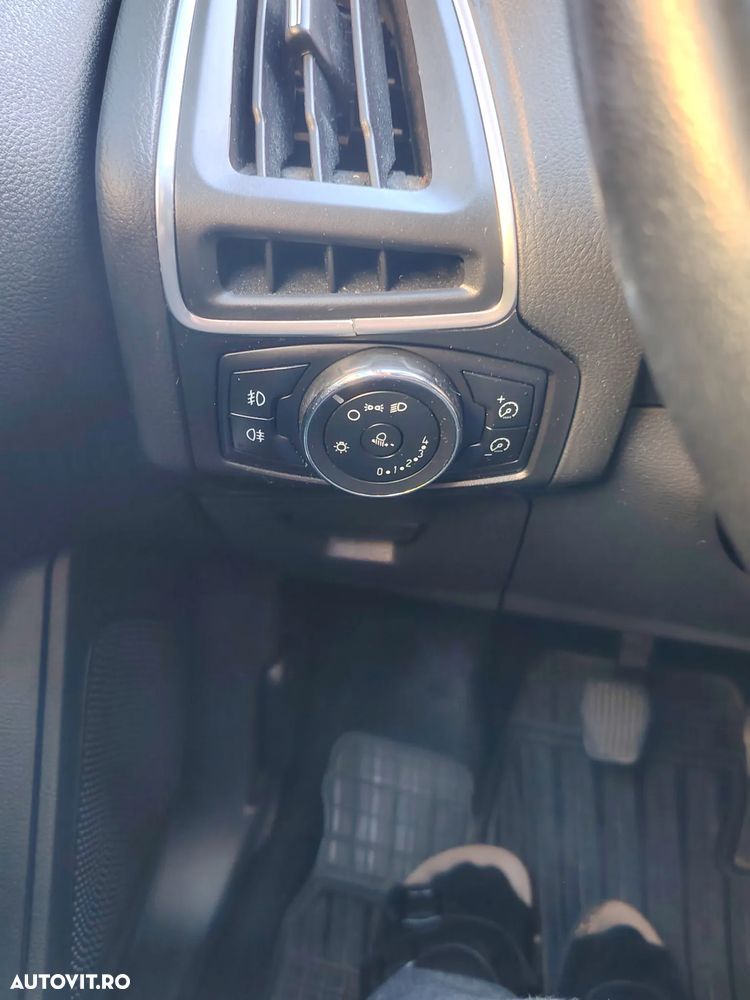 Ford Focus 1.6 TDCI DPF Titanium - 7