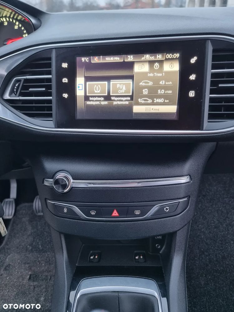 Peugeot 308 1.6 BlueHDi Allure S&S - 26