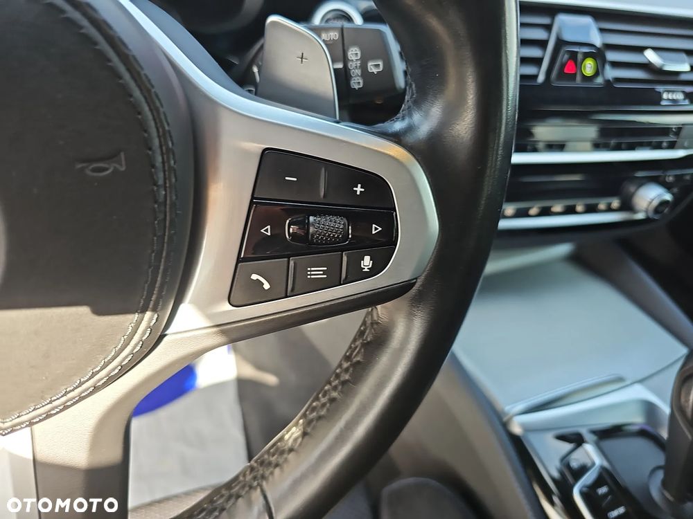 BMW Seria 5 520d xDrive - 18