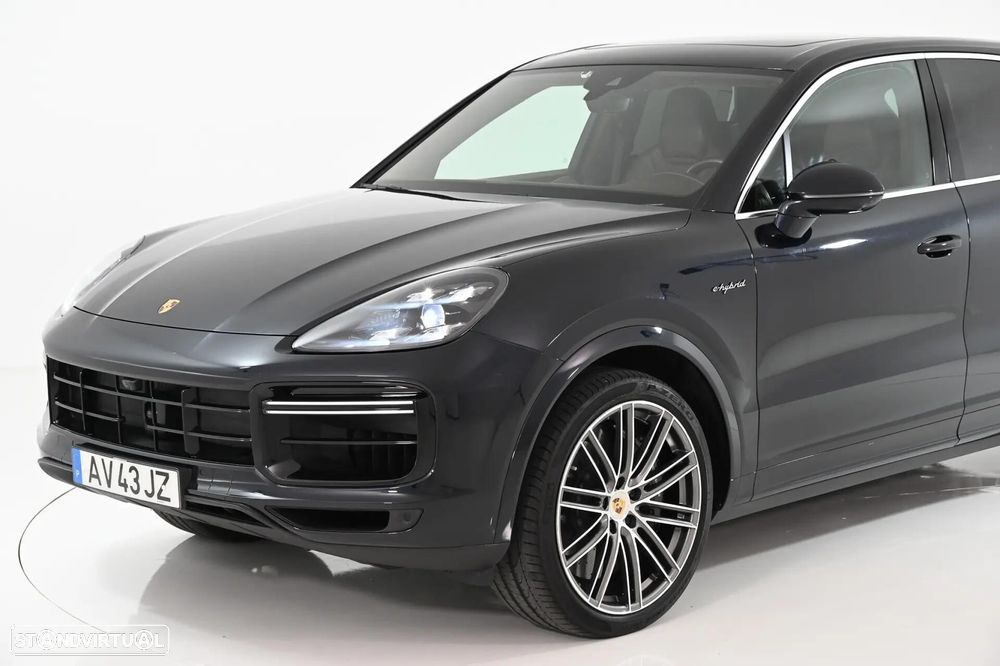Porsche Cayenne Turbo S E-Hybrid - 12