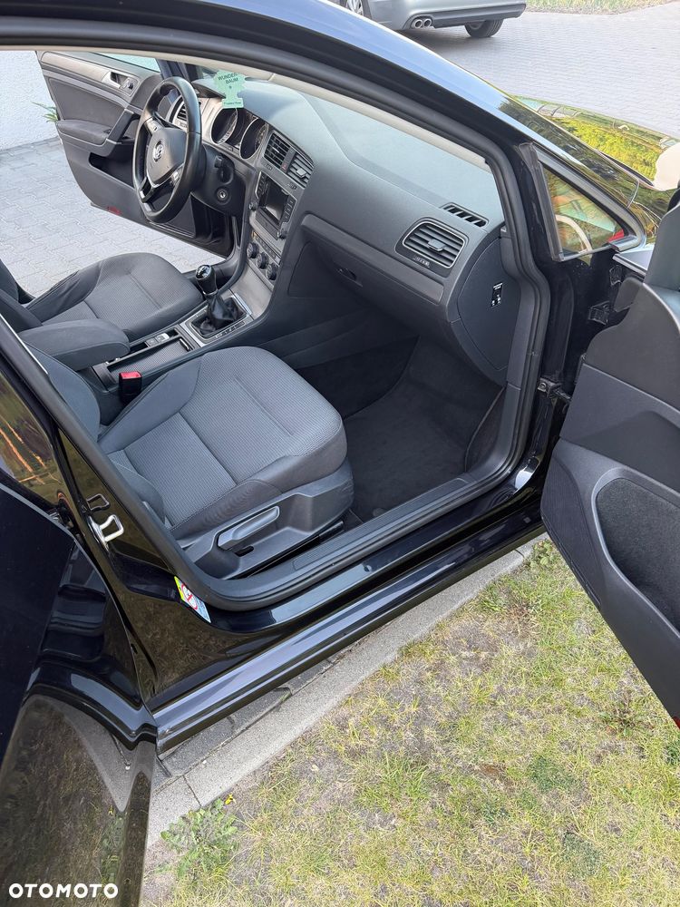 Volkswagen Golf - 11