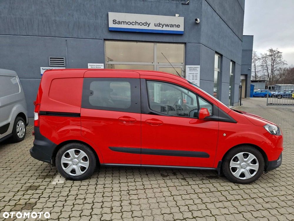 Ford Transit Courier - 9