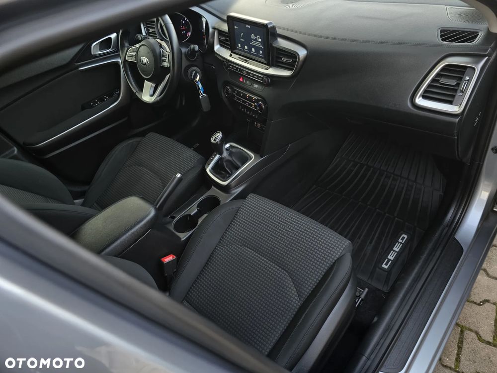 Kia Ceed 1.4 Vision - 17