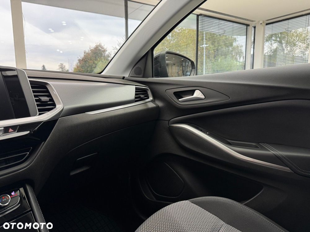 Opel Grandland 1.2 T Business Edition S&S - 26