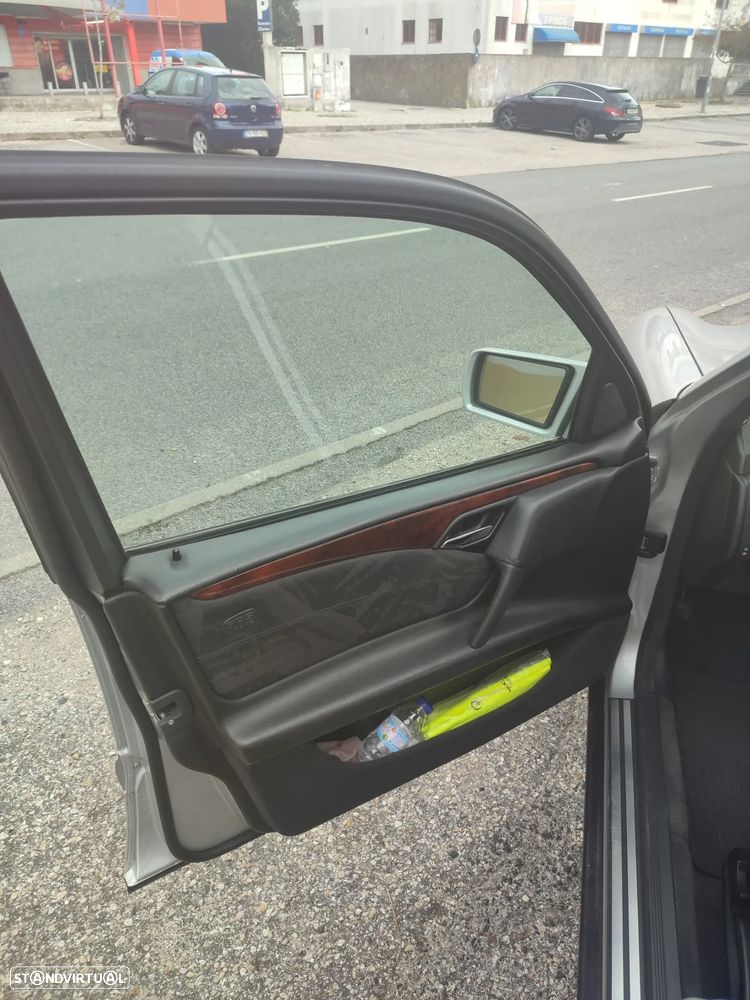 Mercedes-Benz E 250 TD Classic - 17