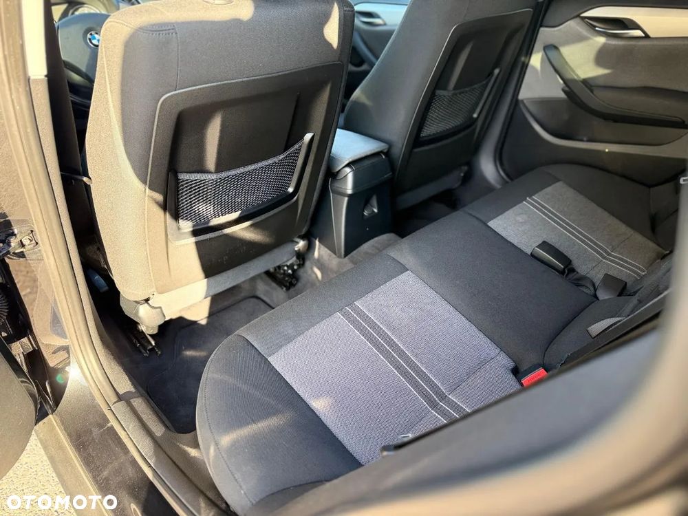 BMW X1 sDrive18d Sport Line - 16