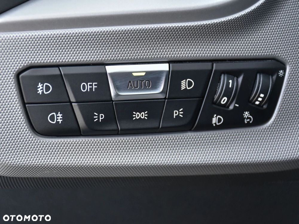 BMW Seria 1 118i Advantage - 13